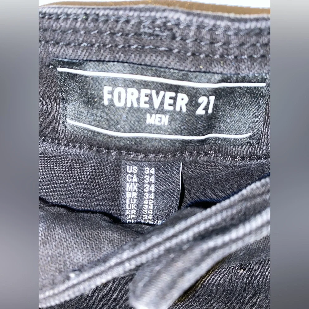 Distressed Jeans - Picture 3 of 4